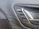運転席のパワーシートは3名様分までメモリー機能付きです。