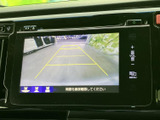 後方確認がしやすいバックモニター付き。狭い道や駐車時も安心です。ガイドライン表示で、より正確な駐車操作をサポートします。