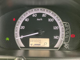 視認性の高いメーター類で、運転に必要な情報を的確に把握できます。走行距離表示も確認でき、車両の状態を把握しやすいです。