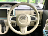 インテリアに合わせたデザインのステアリングは、運転される方のことも考え、運転しやすい形状、大きさです。是非一度、実際に触ってお確かめください。