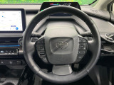 【純正革巻きステアリング】上質な革を使用することで、手にしっかり馴染みとても運転しやすいハンドルです♪
