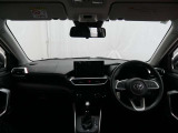見通しのよいすっきりとした視界で、誰でも運転しやすいです。運転のしやすさは疲れにくさにも繋がりますよ♪