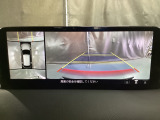 360度モニターは、4つのカメラによる前後左右・俯瞰映像でドライバーからは見えない領域の危険認知をサポート!全周囲の死角を減らし、狭い駐車場や幅寄せ、T字路の進入などの運転の安心感を高めます!