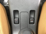 パワーウインドウスイッチです。
