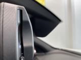 【ルームミラー一体型ETC】BMWといえばルームミラー一体型のETC。ドライバーから差し込めるかたちになっておりますので、差し忘れの際も慌てずにご利用いただけます。