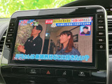 停車中に、地デジTVやDVDの視聴が可能です。後部座席での移動時間をより快適に、エンターテインメントを楽しめます。