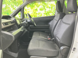 運転に必要な情報が、見やすく配置されています。操作性にも優れており、運転に集中できます。安全運転をサポートします。