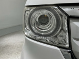 LEDヘッドライトは、点灯の瞬間から最大光量を発揮し、突然暗くなるトンネルなどでの安定感を高めます。