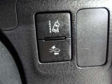 【車線逸脱防止機能】ウィンカーをださずに車線逸脱をするとディスプレイ表示と警報ブザーで注意を促します。