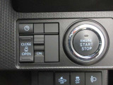 運転席からもスイッチ1つで助手席側のリヤドアを開閉する事ができます。