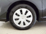 純正なので車に似合うデザインになっていますね。スタッドレスタイヤもご相談下さい。