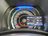 視認性の高いメーターパネルは、運転に必要な情報を的確にドライバーへ伝えます。運転に集中できる環境です。