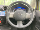 インテリアに合わせたデザインのステアリングは、運転される方のことも考え、運転しやすい形状、大きさです。是非一度、実際に触ってお確かめください。
