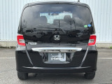 シンプルで後方視界に優れたデザインです。