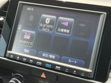 USBやBluetooth接続で、様々なメディアコンテンツを楽しめます。カスタマイズも可能で、自分好みの使い方ができます。
