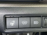 オートマチックハイビームとは、先行車や対向車のライトを認識し、ハイビームとロービームを自動で切り替える機能です。夜道の視界を確保します。詳細は販売店スタッフまでおたずねください。