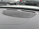 【harman kardon】ハーマンカードンのHi-Fiスペシャリストと共に、モデル別に開発・設計された専用チューニングが臨場感溢れる音響空間を実現しています。