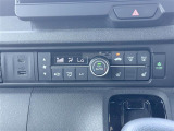 【 内装インテリア 】現車の確認はお電話で在庫のご確認の上、是非ご来店くださいませ!ご来店の難しい方は店舗スタッフがお電話やメールで詳細をお答えさせて頂きます。