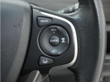 ◆アダプティブクルーズコントロール◆予め設定した車速内でクルマが自動的に加減速。前走車との適切な車間距離を維持しながら追従走行します。【LKAS】車線維持支援システムでステアリング操作を支援。