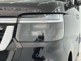LEDヘッドライトは、点灯の瞬間から最大光量を発揮し、突然暗くなるトンネルなどでの安定感を高めます。