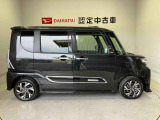 車両右側面からの写真になり。車をご覧になりたい時はお気軽に最寄りの店舗へご相談下さい。