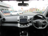 フロントガラスも広く視界が良くて運転しやすいです!!