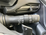 操作しやすいウインカーレバー。スムーズな操作で、安全な車線変更をサポートします。オートリターン機能も搭載されています。