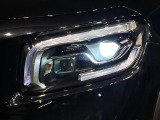 ●LEDヘッドライト:夜間走行時も良好な視界を確保し安心して運転できる高輝度LEDヘッドライトを装備!点灯速度が早く、消費電力も抑えられています。