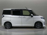 両側パワースライドドア付きだから、狭い駐車スペースなどでの 乗り降りラクラク!小さなお子さまのいるご家庭には嬉しい装備。