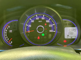 視認性の高いメーター類で、運転状況をしっかり把握できます。必要な情報が一目でわかるレイアウトで、安全運転をサポートします。