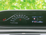 視認性の高いメーター類で、運転に必要な情報を的確に把握できます。走行状況が一目でわかるので、安全運転に貢献します。
