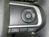 ステアリングスイッチ付き。前方から目を離すことなく操作することが可能です。