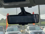 インテリジェント ルームミラーです。車両後方のカメラ映像をミラー面に映し出します。