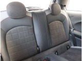 自社工場を3拠点完備しております。重整備やカスタムを始め、ご購入後のお車のメンテナンスも弊社にお任せください。