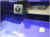 バックカメラが付いているので後方確認が非常にしやすいです。今や運転初心者も熟練者も必須装備!ついていて損はないですね♪