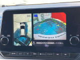 アラウンドビューモニター装備。前後左右4つのカメラから解析した、まるで上から車を見たような画像が映し出され、車の死角や駐車場の線も確認ができるようになります。日産の先進装備の1つです。