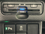 視認性の高いメーター類が配置されており、運転に必要な情報を的確に把握できます。運転に集中できる環境が整っています。安全運転をサポートします。