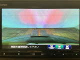【バックカメラ】運転が苦手な方も車庫入れラクラクです!ギアをリバースに入れれば自動的に切り換わりますので、面倒な操作は不要です♪狭い駐車場もお車を傷つけず安心ですね!
