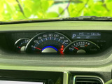 視認性の高いメーターで、運転に必要な情報をしっかり把握できます。運転状況を的確に把握し、安全運転をサポートします。