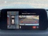 周囲の見通しを高めた設計、狭い場所での取り回しや駐車をサポートする全周囲カメラ(360&deg;ビューモニター)を装備。上空から見下ろす視点の画面を見ながらの操作で、感覚が掴みやすく駐車が楽になります。
