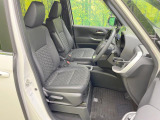 運転席シート廻りは使用感も少なく、良好な状態となっています。丁寧に使われていたことがよくわかりますね。