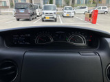 視認性の高いメーター類は、運転に必要な情報を的確に伝えます。運転に集中できる、シンプルで分かりやすいデザインです。