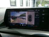高画質の全周囲カメラが付いております。コーナーセンサーと併せてご利用いただくと駐車も楽々