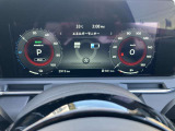 メーター内のディスプレイには運転をサポートするさまざまな情報を表示。