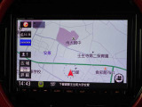 【ナビ】メモリーナビ(CN-RZ853)付きです。目的地を設定すれば初めての場所でも簡単に行くことができます。もちろん音楽だって聴けちゃいます♪