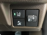 路外逸脱抑制機能、衝突軽減ブレーキを搭載。走行中の車線逸脱防止と前方衝突リスク低減をサポートする安心の安全装備です。