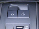 電動パーキングブレーキを装備しております。