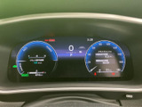 運転に必要な情報を分かりやすく表示するメーターパネル。視認性に優れ、運転状況を的確に把握できます。安全運転をサポートします。