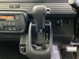発進時から滑らかに加速する無段階変速のCVTはストップ&ゴーの多い街の中も快適です