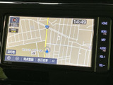見やすい地図表示で、目的地へのナビゲーションをサポートします。運転に集中しながら、スムーズな移動を実現します。